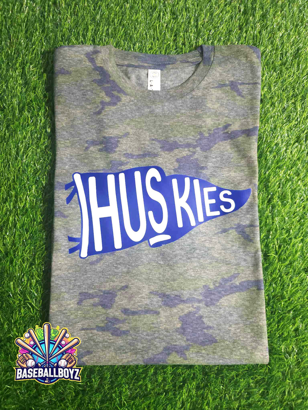 Huskies Pennant Team Graphic T-Shirt